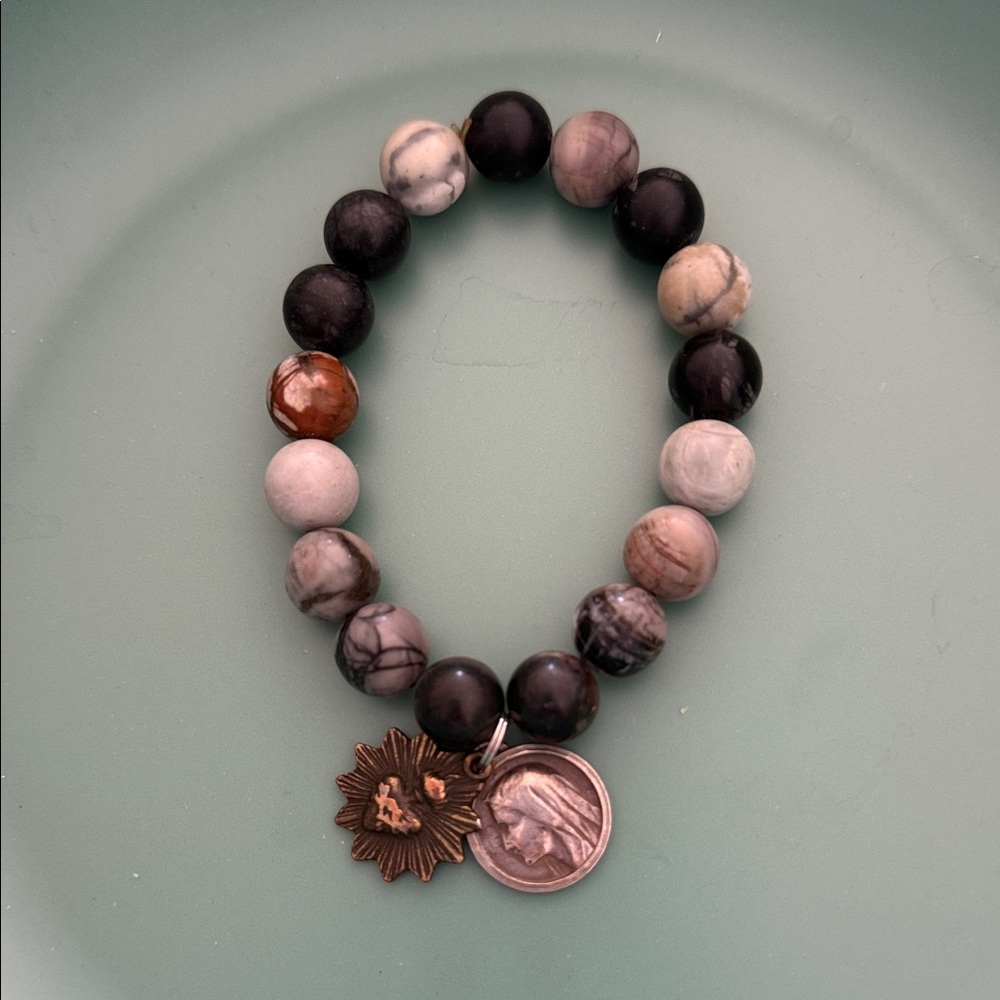 Chic Marble Beaded Bracelet with Charms